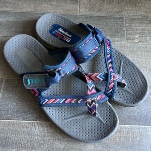 Skechers Outdoor Lifestyle Women's Sandals Size 9 Multi-Colored Chevron
Aztec